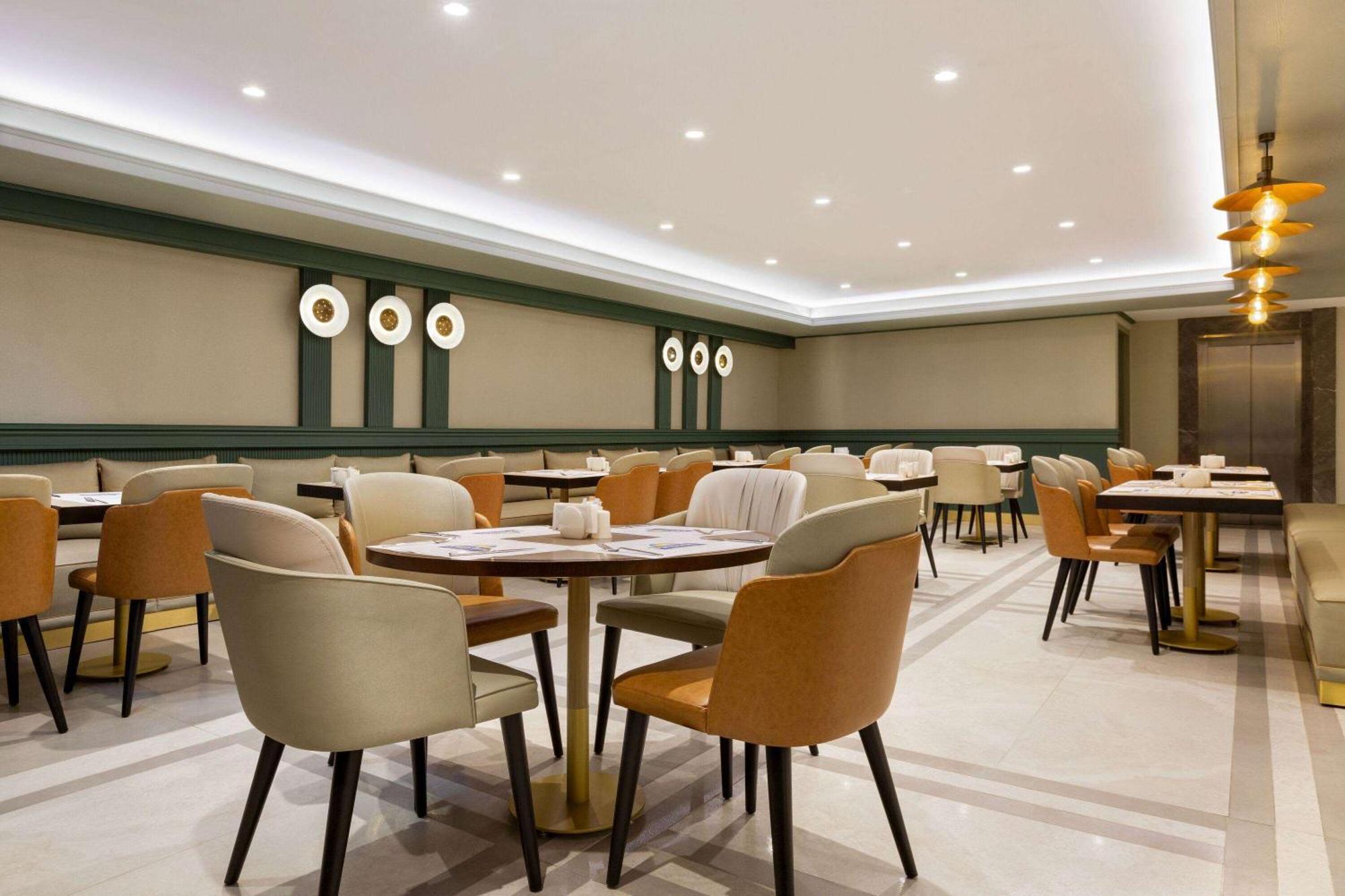 Days Inn By Wyndham Istanbul Bomonti 외부 사진