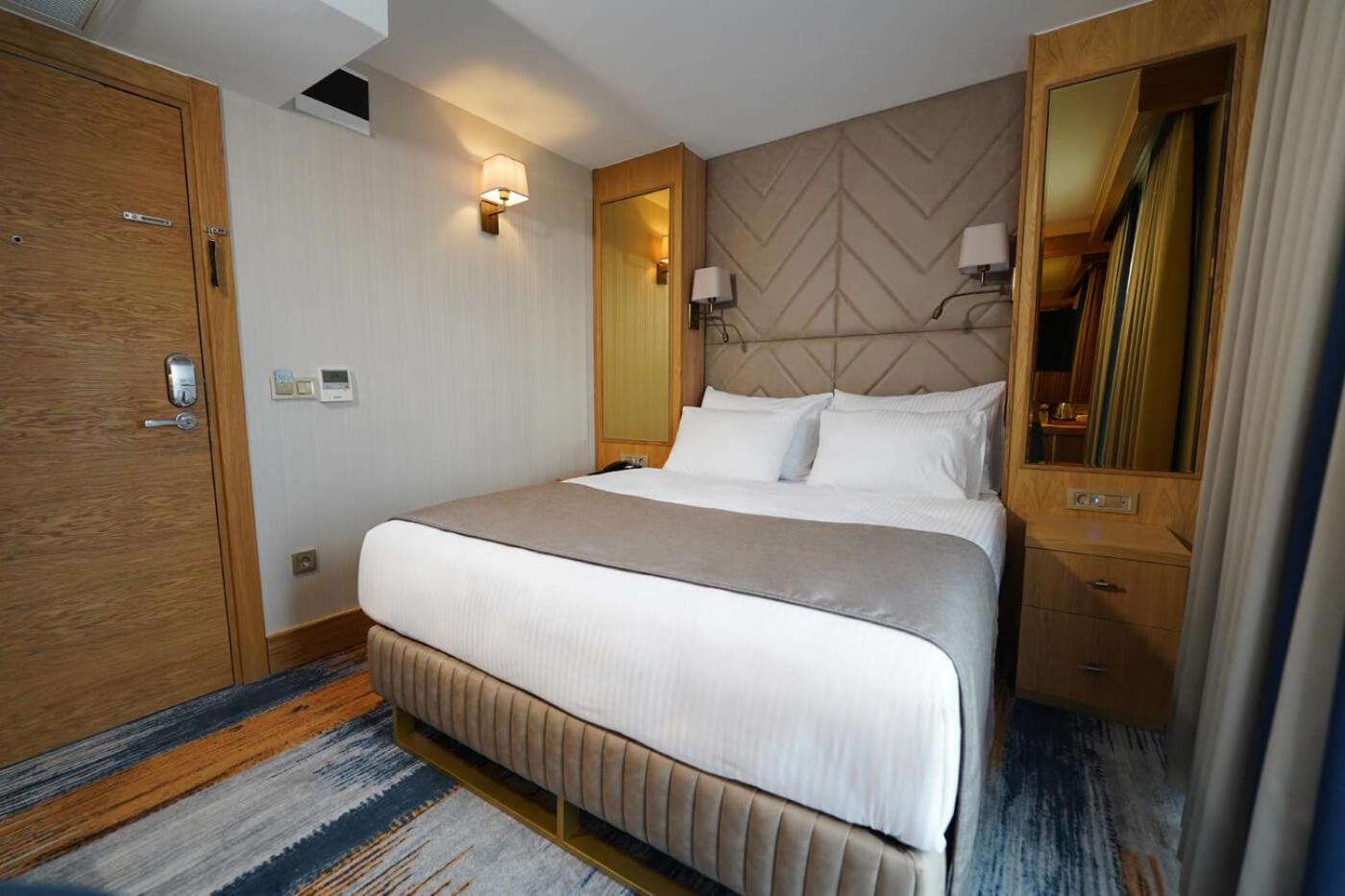Days Inn By Wyndham Istanbul Bomonti 외부 사진